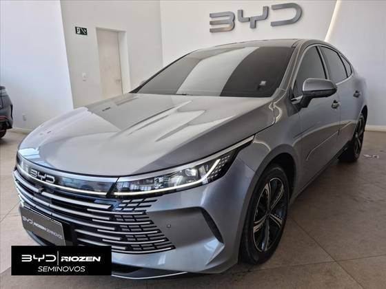 BYD KING 1.5 DM-I PHEV GS AUTOMÁTICO BYD KING 1.5 DM-I PHEV GS AUTOMÁTICO